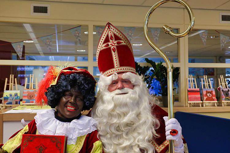 Aankomst van de Sint en zijn Zwarte Pieten in Waarder_150